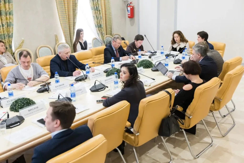 В Общественной палате РФ состоялся круглый стол «Третья миссия университета: взаимодействие вузов с некоммерческими организациями»